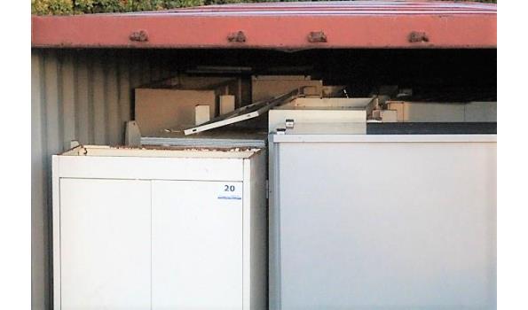 container inhoudende div meubelen w.o. stalen opbergkasten (zonder de container)